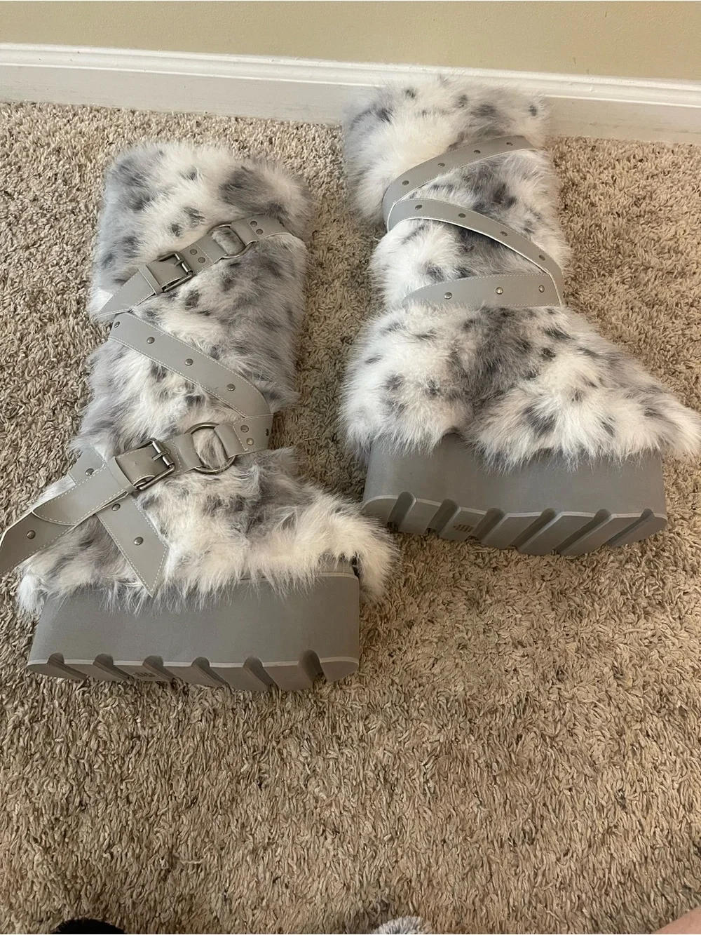 WILD INSTINCTS FAUX FUR BOOTS - WHITE